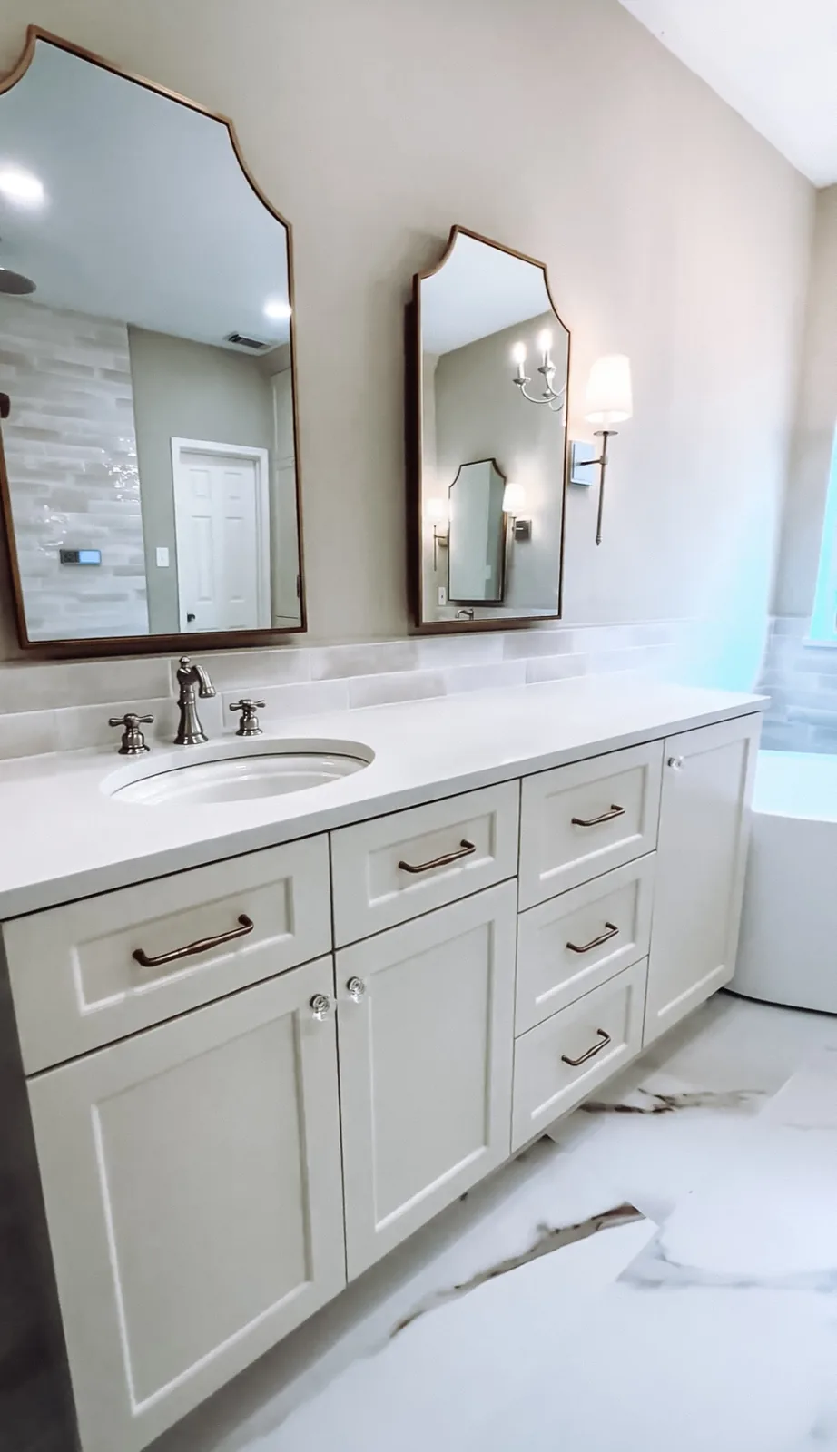 Beautifully remodeled bathroom in a Pearland, TX home by Texan Home Additions