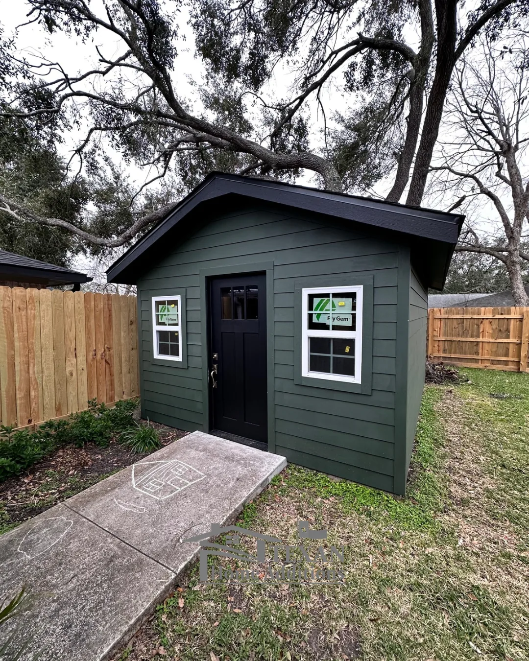 Beautifully remodeled Manvel, TX home with outdoor living